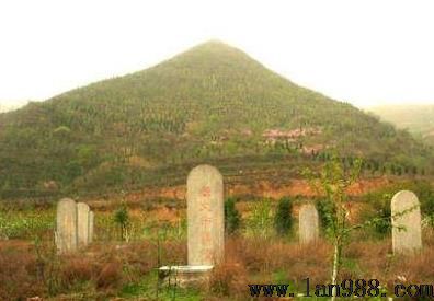 坟墓建在山顶优势水大凶，后世子孙受难多多