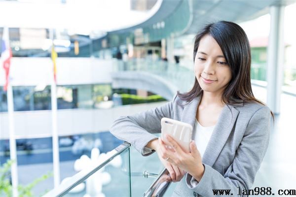 女人的桃花眼有多勾人